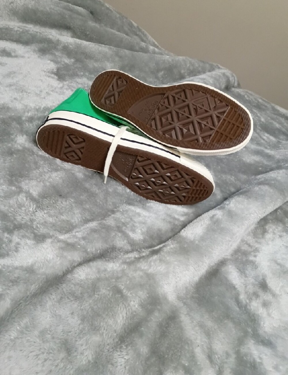 Converse Chuck Taylor 70 High Top Sneakers in Bright Green and White - Picture 4 of 6